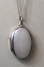Load image into Gallery viewer, Clara Locket
